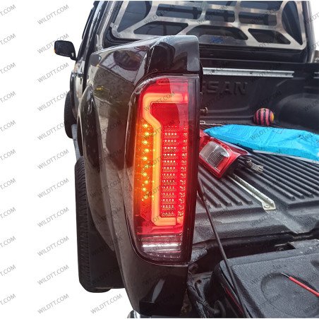 Pilotos Traseros Ahumados LED Nissan Navara D40 2005-2015 - WildTT