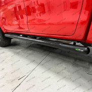 Estriberas Tubo 70MM Wild Toyota Hilux DC 2016-2026 - WildTT