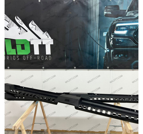 Estriberas Wild Off-Road Toyota Hilux DC 2016-2026 - WildTT