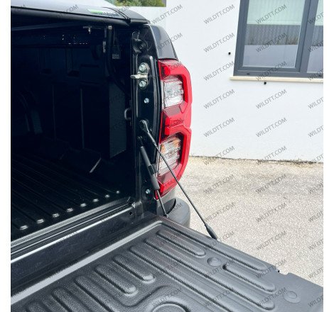 Laderaumauskleidung unter der Schiene Toyota Hilux DC 2016-2026 - WildTT