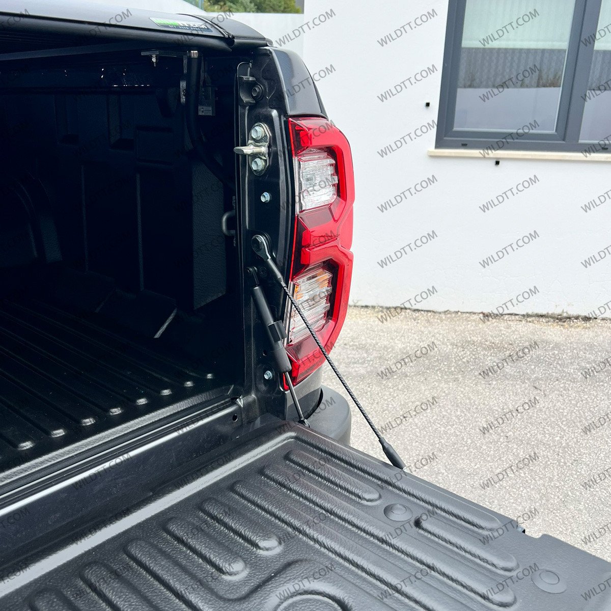 Amortiguador del Portón Trasero Toyota Hilux 2016+ - WildTT