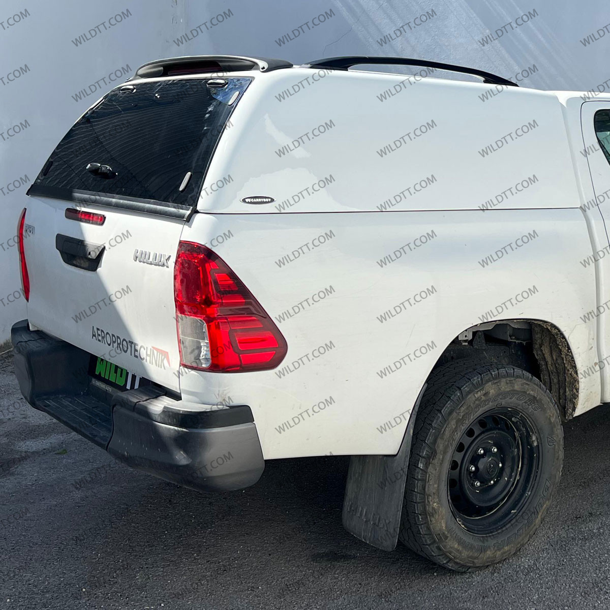 Hardtop Carryboy S560 S/ Ventanas Toyota Hilux DC 2016-2026 - WildTT