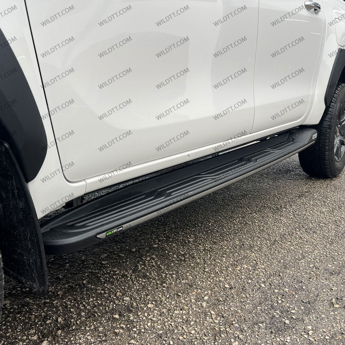 Estriberas Aeroklas Toyota Hilux DC 2016-2026 - WildTT