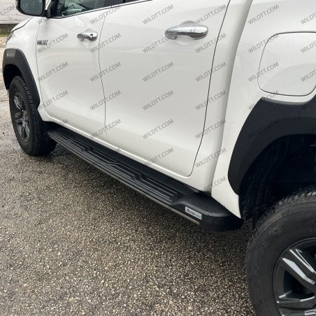 Estriberas Aeroklas Toyota Hilux DC 2016-2026 - WildTT