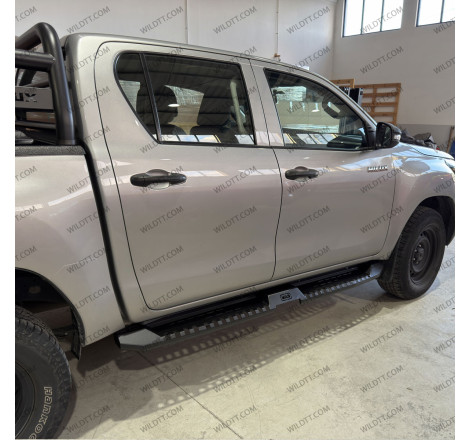 Estriberas Wild Off-Road Toyota Hilux DC 2016-2026 - WildTT