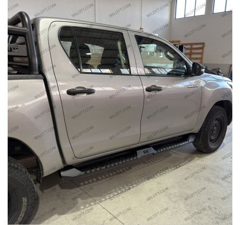 Estriberas Wild Off-Road Toyota Hilux DC 2016+ - WildTT