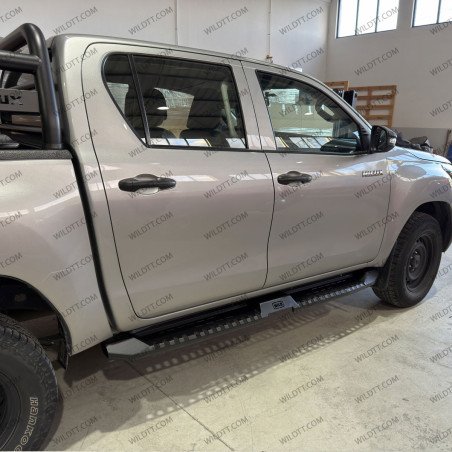 Estribos Wild Off-Road Toyota Hilux DC 2016+ - WildTT