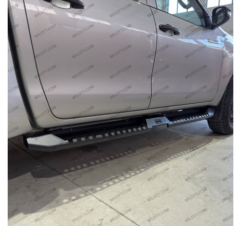 Estriberas Wild Off-Road Toyota Hilux DC 2016-2026 - WildTT