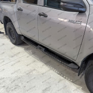 Estriberas Wild Off-Road Toyota Hilux DC 2016-2026 - WildTT