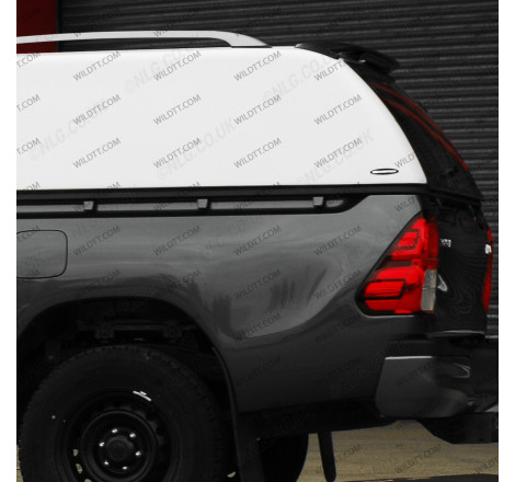 Hardtop Carryboy S560 S/ Ventanas Toyota Hilux SC 2016-2026 - WildTT
