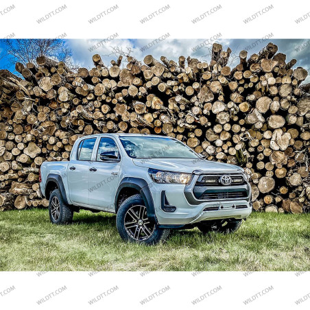 Barra LED Lazer Linear P/ Rejilla del Radiador Toyota Hilux 2020-2026 - WildTT