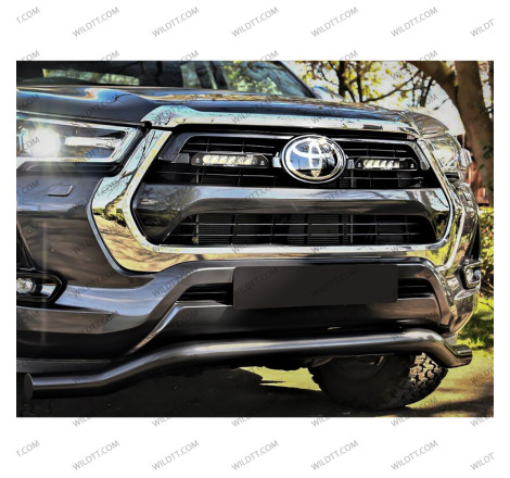 Barra LED Lazer Linear P/ Grelha Radiador Toyota Hilux 2020+ - WildTT