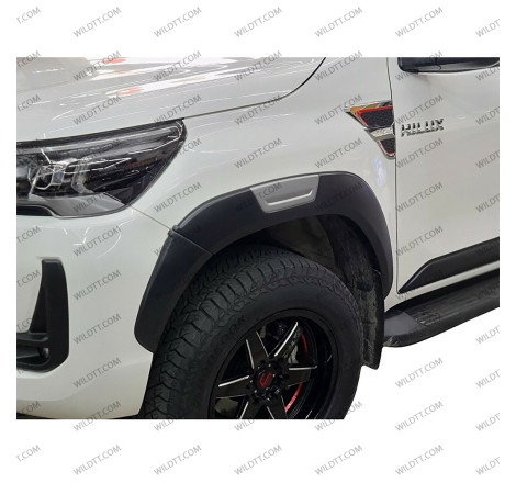 Kotflügelverbreiterungen Invincible Style Toyota Hilux DC 2016-2020 - WildTT