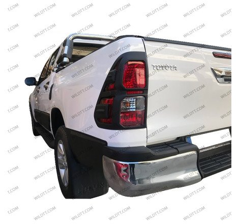 Tapa de Luz Trasera V1 Toyota Hilux 2016+ - WildTT