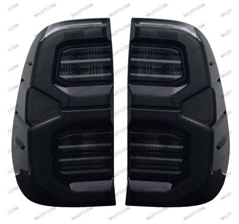 Feu Arrière à LED Fumé OEM Invincible Toyota Hilux 2016+ - WildTT