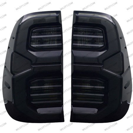 Pilotos Traseros Ahumados LED OEM Invincible Toyota Hilux 2016-2026 - WildTT
