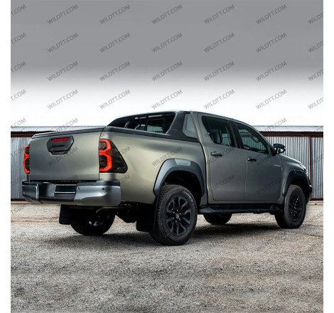 Feu Arrière à LED Fumé OEM Invincible Toyota Hilux 2016-2026 - WildTT
