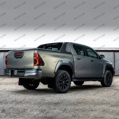 Rauchende LED Rückleuchten OEM Invincible Toyota Hilux 2016-2026 - WildTT
