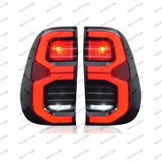 Pilotos Traseros Ahumados LED OEM Invincible Toyota Hilux 2016-2026 - WildTT