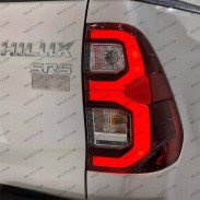 Pilotos Traseros LED OEM Invincible Toyota Hilux 2016-2026 - WildTT