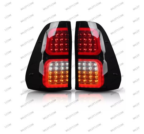 Pilotos Traseros Ahumados LED Toyota Hilux 2016-2026 - WildTT