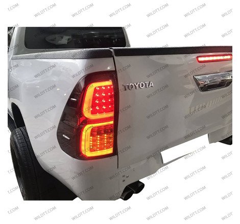 Rauchende LED Rückleuchten Toyota Hilux 2016-2026 - WildTT