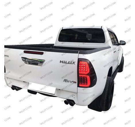 Luci Posteriori a LED Fumé Toyota Hilux 2016-2026 - WildTT