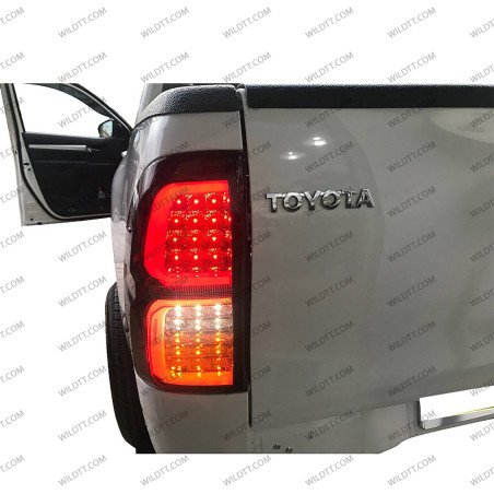 Feu Arrière à LED Fumé Toyota Hilux 2016-2026 - WildTT