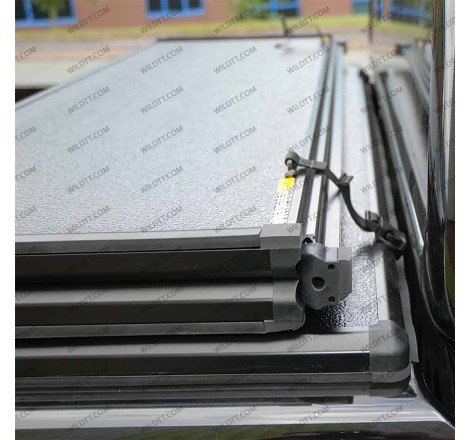 Hard Tri-Fold Toyota Hilux SC 2016-2026 - WildTT