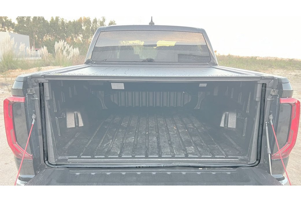 A Importância da Borracha de Vedação Contra Pó e Água na Porta Traseira da Pick-up